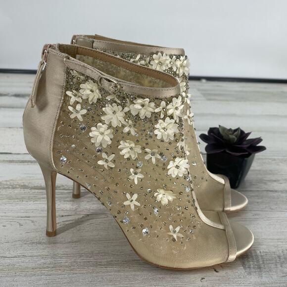 Badgley Mischka NEW Nude Peep Toe Beaded Heels Formal Size 6 - Picture 1 of 9